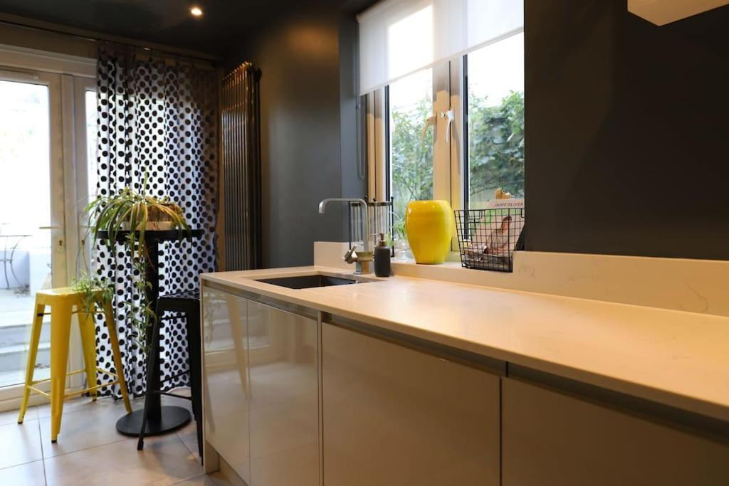 Stylish Townhouse 15 Mins To Laines & Seafront Vila Brighton Exterior foto