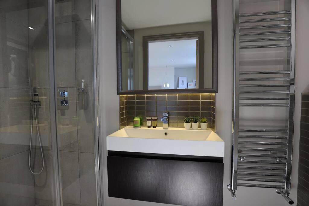 Stylish Townhouse 15 Mins To Laines & Seafront Vila Brighton Exterior foto